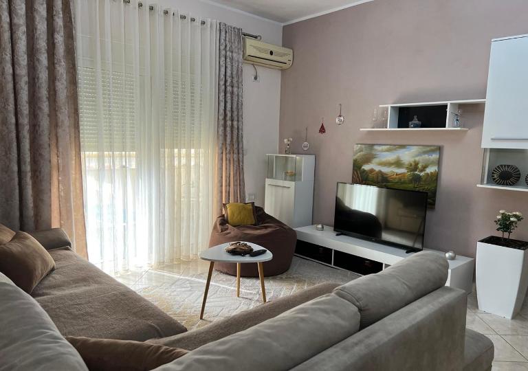Apartment Nebiu - B&B Valona