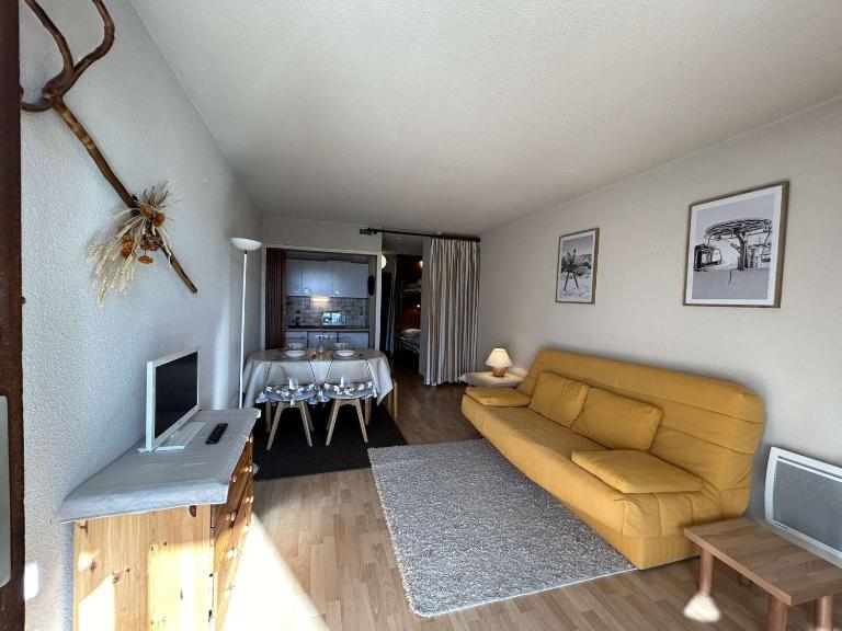 Studio montagne 4 pers. avec balcon, pistes à 100m, parking, local à skis - Montgenèvre - FR-1-330D-77 - B&B Montgenèvre