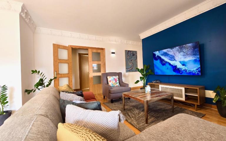 Spacious Penthouse with BBQ and Views - Bed and Breakfast Praia