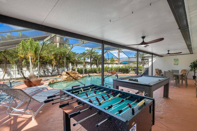 6 Bed 4 Bath Family Fun Pool Home Near Beach! - B&B Naples