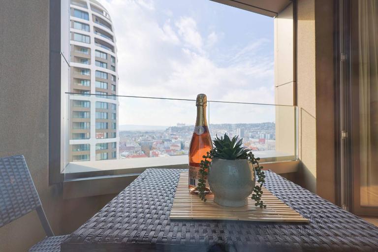 Sky Park Tower 3, free parking and beautiful views - Bed and Breakfast Bratislava