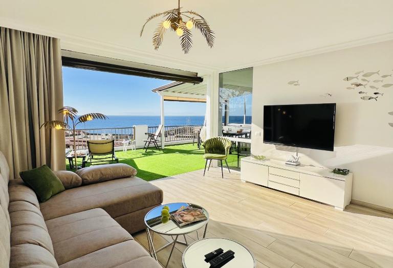 PaulMarie Superior Ocean Lounge - B&B Acantilado de los Gigantes