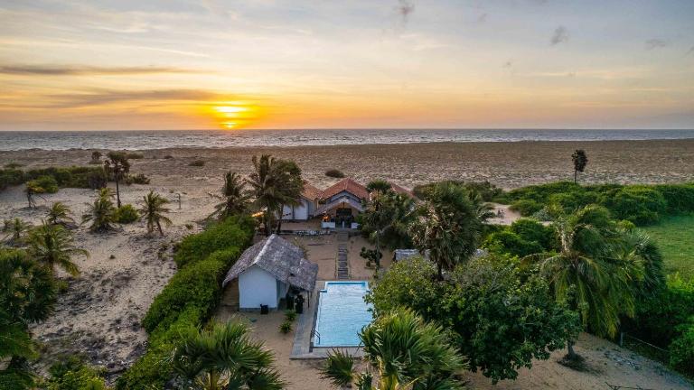 Bedrock Beach Villas - B&B Kalpitiya