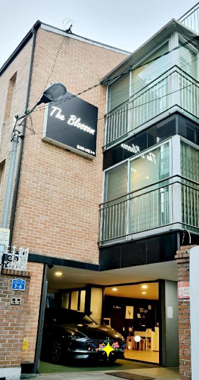 The Blossom Yeonnam Guesthouse - B&B Seoul
