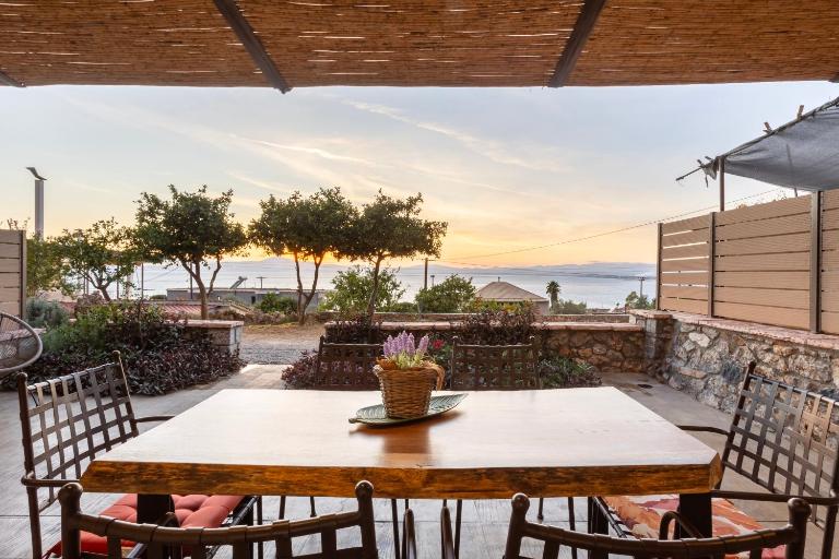 Verga Paradise Nest - A Blissful Hideout - B&B Almirón