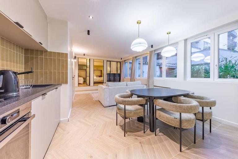 NEW Spacious 4 Star Family Apartment in Chic 16th District - B&B Parigi