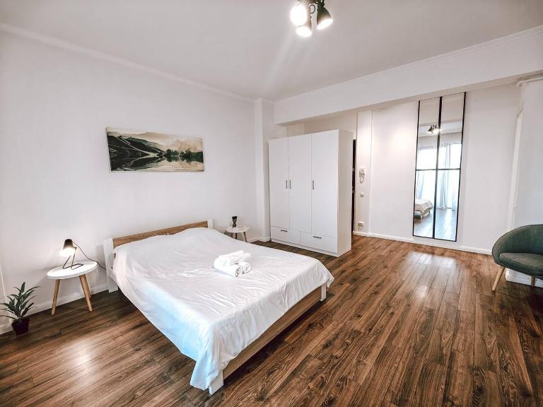 Luminia Apartment with garden, Self check in - Ferienwohnung Klausenburg