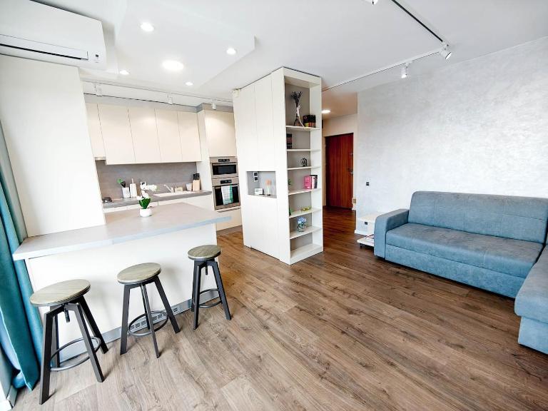 Lakeside Apartment by Iulius Mall-Private Parking - Ferienwohnung Klausenburg