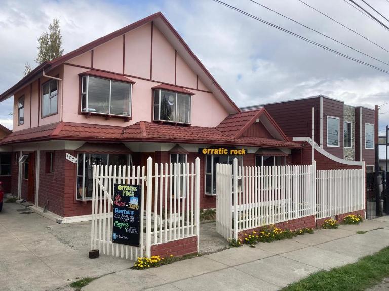 erratic rock - Bed and Breakfast Puerto Natales