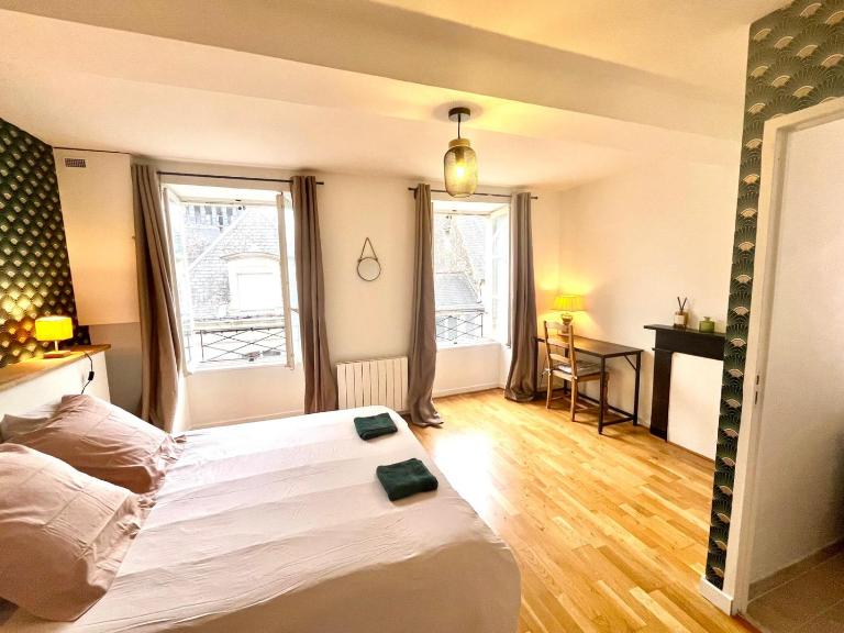 Petit appartement centre historique Laval - Chambres d'hôtes Laval