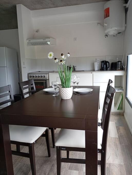 Eneas Flat luminoso con cochera - B&B Pinamar