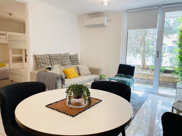 D101 Charming Apartment- Free Parking - Chambres d'hôtes Melbourne