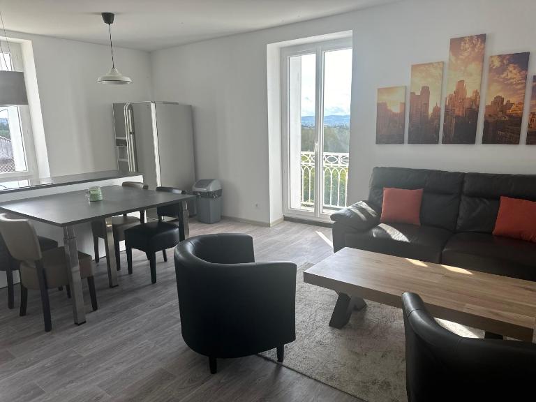 Appartement confortable Andrezieux Boutheon - Chambres d'hôtes Bouthéon