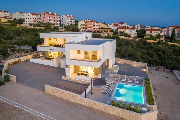 Villa Domenica - Luxury Sea View Apartment with Pool & Hot Tub - 350m to Babe Beach - Chambres d'hôtes Novalja
