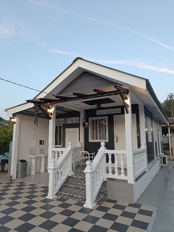 SKY Homestay - B&B Kota Bharu