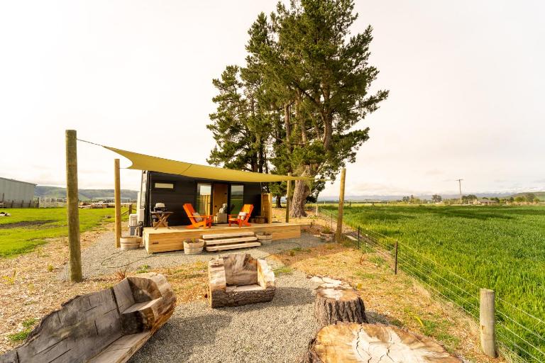 Te Manahuna Glamping Tiny House - Bed and Breakfast Fairlie