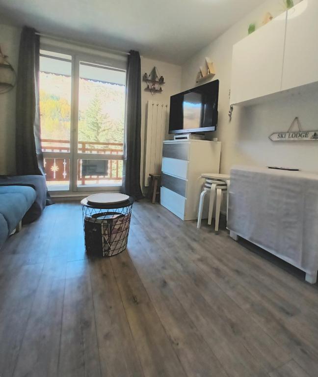 Studio 2 alpes, ménage inclus, balcon, parking, proche lac - B&B Les Deux Alpes