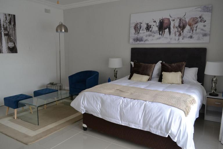 10 Woodmead Suites - Bed and Breakfast Johannesburg
