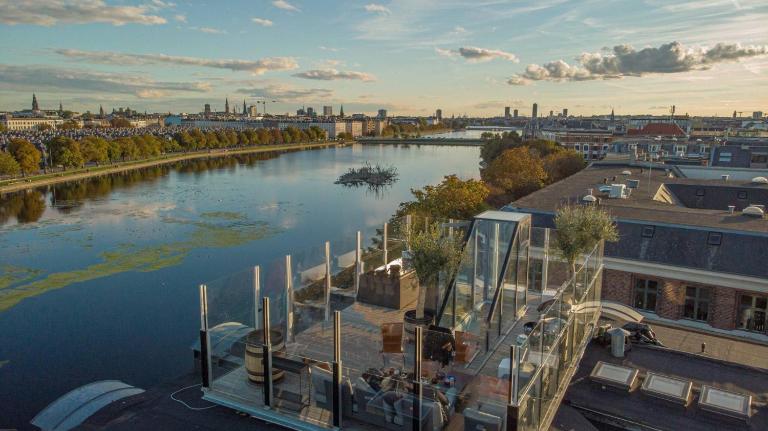 Central Penthouse with Private Rooftop Terrace - B&B Copenhagen