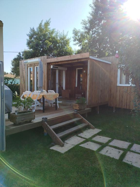 Greenkub - Ferienwohnung Avrillé
