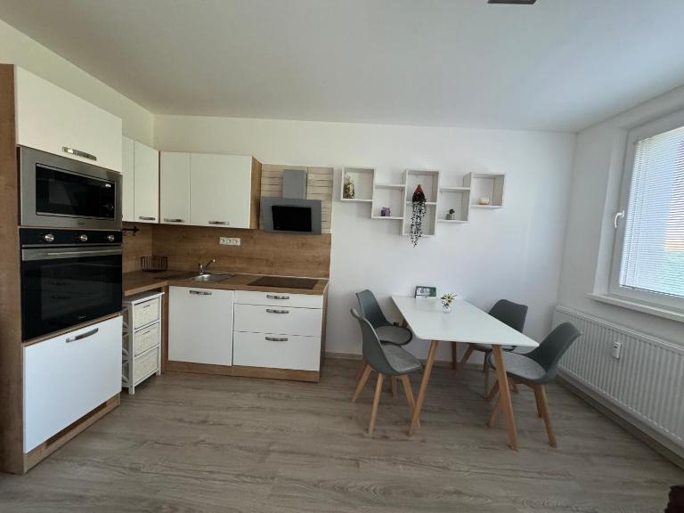 Apartmán LUPA - Bed and Breakfast Nové Zámky