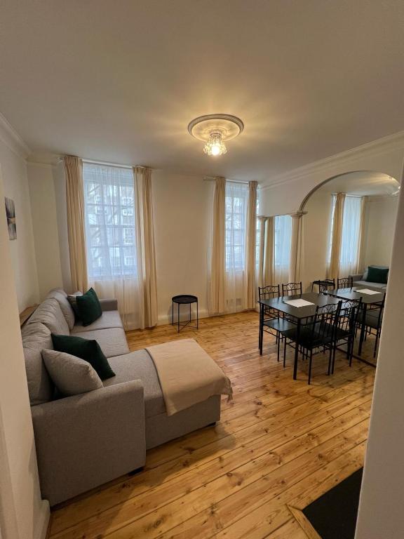 1 Bed Apartment - Centrally Located In The Heart of Westminster - Ferienwohnung London