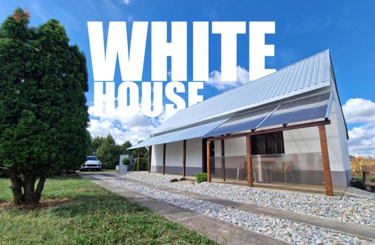 White Party House - Ferienwohnung Veľké Kosihy