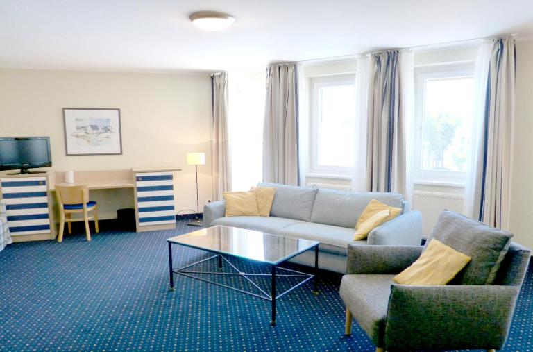 Meeresblau - mit Balkon zur Meerseite - B&B Zingst