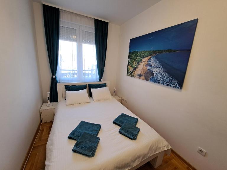 Plavi Paun Apartman - B&B Belgrado