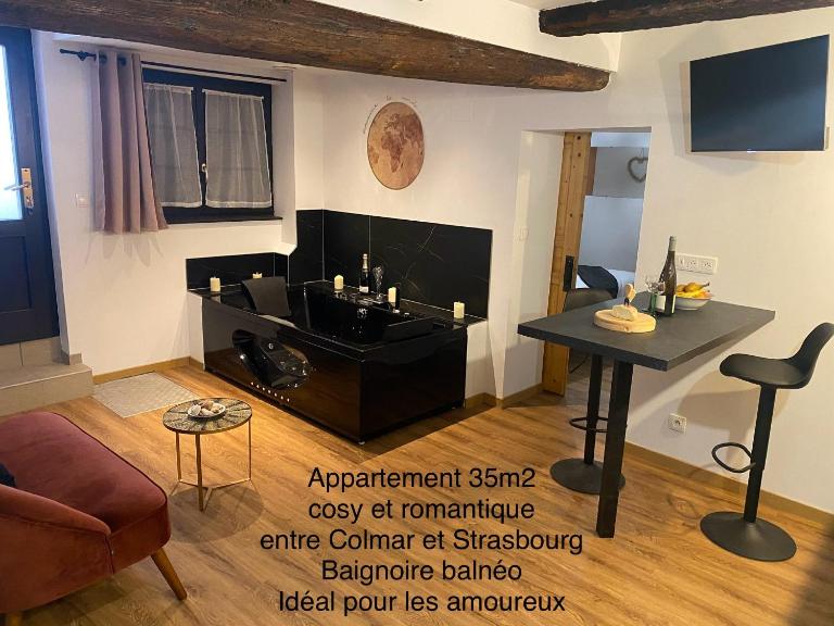 Au Refuge des amoureux avec baignoire Balnéo 2 personnes - B&B Sélestat