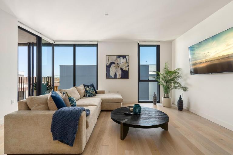 The Sapphire Nest - Spectacular Rooftop Amenities Ocean views 2BR - B&B Los Angeles
