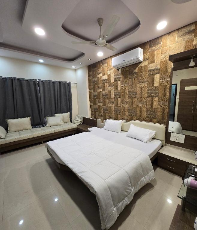 Satyabhama HomeStay-Ruby- Luxury one RK appartment - B&B Indore