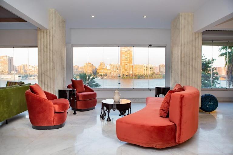 Luxurious 3BR Apartment with Stunning Nile Views - Bed and Breakfast Caïro