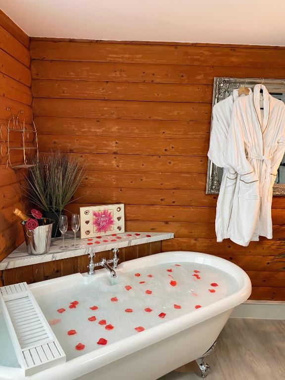 Kaoglen Doe Suite - Infrared Sauna - Dog Friendly - Feature Claw Bath Tub - Ferienwohnung Balnald