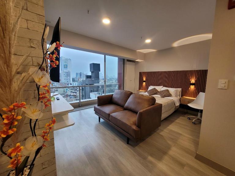 Minidepa en Javier Prado - B&B Lima