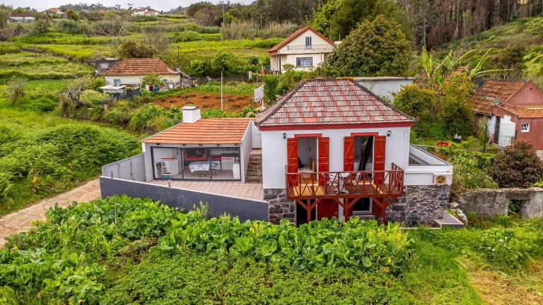 Moniz Ocean Escape BBQ Near Porto Moniz Pools - B&B Porto Moniz