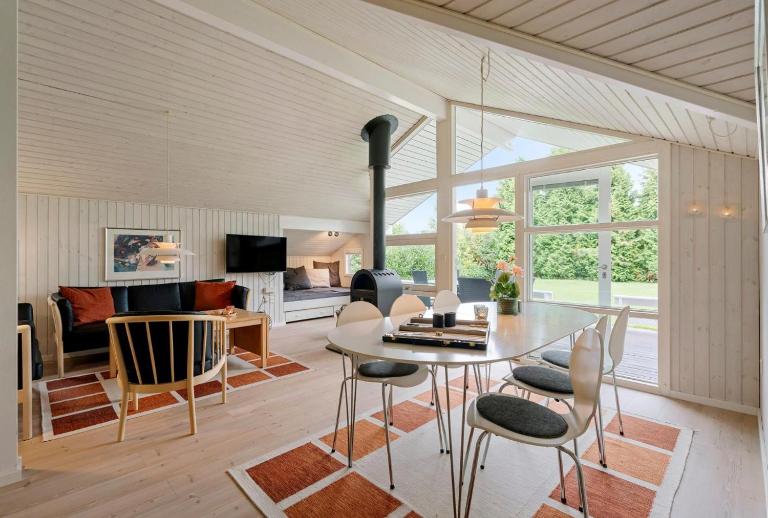 Summer House Close To Nature And Beach - B&B Dronningmølle