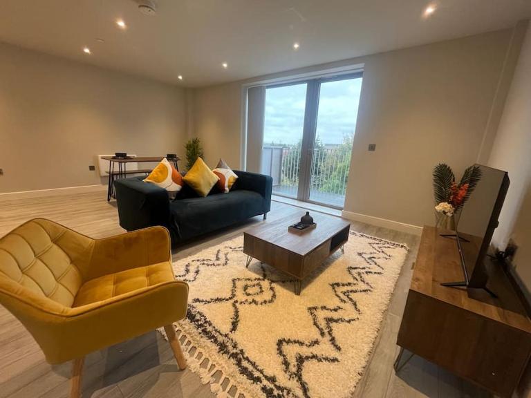 Spacious Modern Flat by Slough Station - B&B Slough