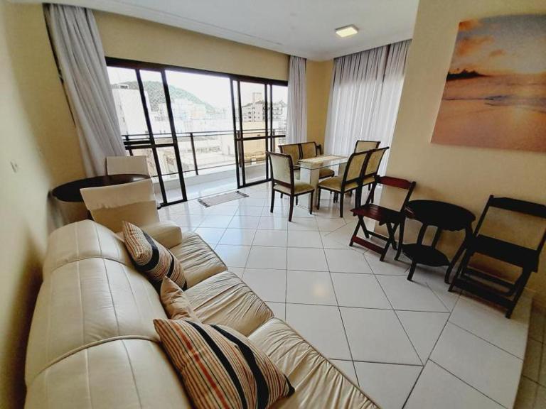 Apartamento no Guarujá Pintagueiras 1 quadra do mar - 2 vagas - próx ao shopping, feirinha, barzinhos e restaurantes - Ferienwohnung Guarujá