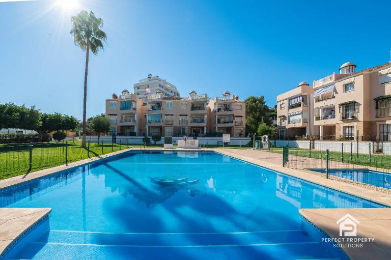 Apartment Castillo by Beach Sea View - Chambres d'hôtes Fuengirola