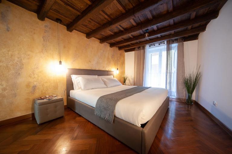 Navona Jacuzzi Apartment - Bed and Breakfast Rome
