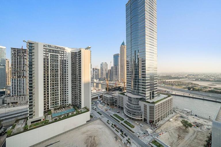 1BR Dubai, Merano Canal View Retreat Near Metro Dining Shopping Mall - B&B Dubai