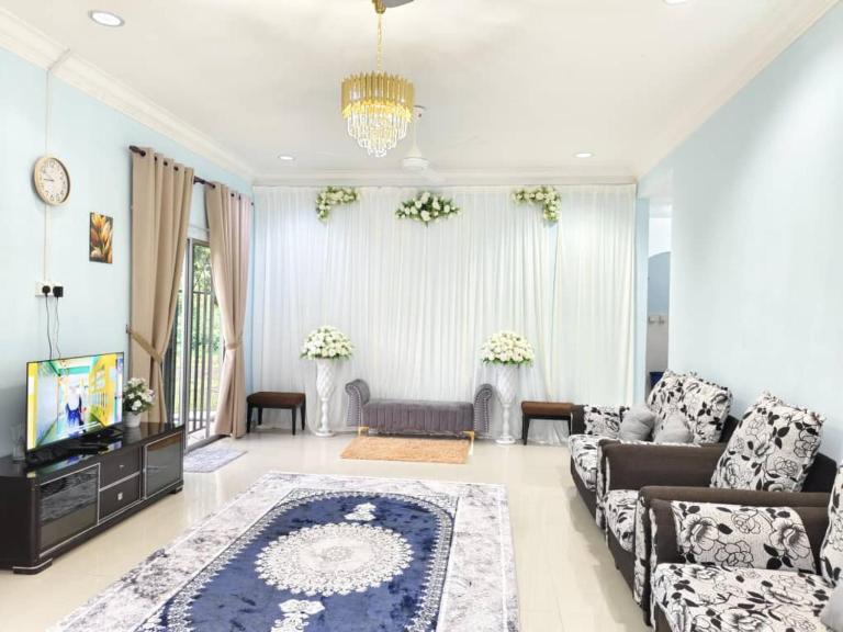 NASUHA HOMESTAY 2 TEMERLOH Semi-D House, 4 Bedroom, 2 Bathroom, 4 Unit Aircond, Njoy - Bed and Breakfast Temerluh