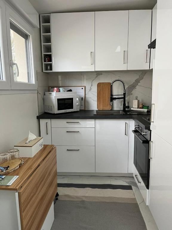studio confort aux portes de paris, parking, jardin - B&B Villejuif
