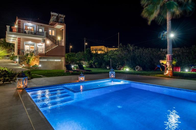 Socrates Holidays Apt. 1 with Pool near the Beach - Ferienwohnung Kamisianá