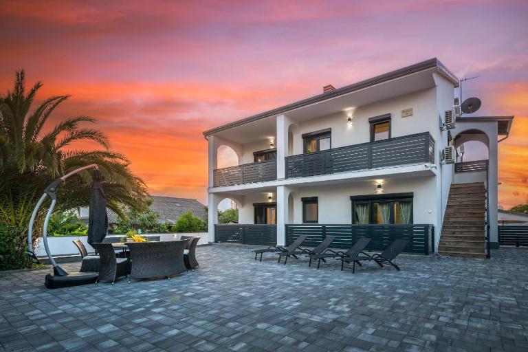 Apartments Villa LiLi near the beach - B&B Parenzo