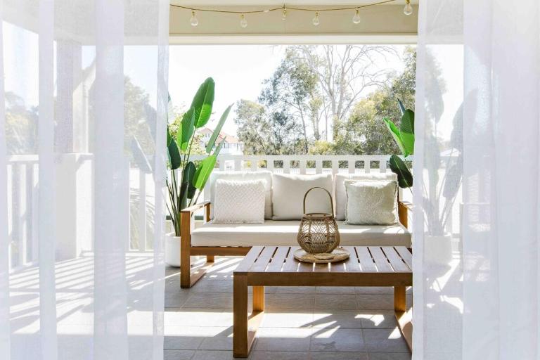 Bright & cosy 2 bed, 2 bath apartment, with pool - Bed and Breakfast Tweed Heads