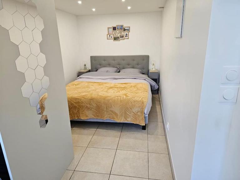 logement entier indépendant dans maison - B&B Rueil-Malmaison