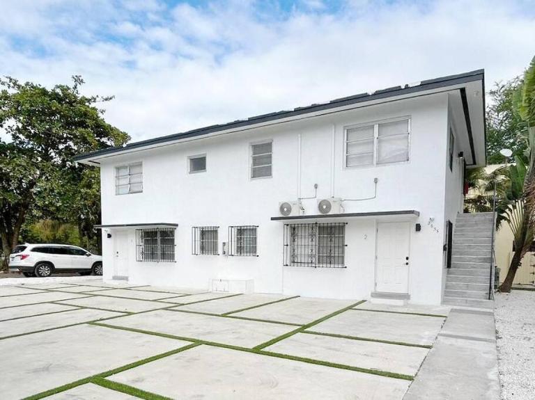 Fully equipped Apartments with parking near Cocowalk - B&B Miami