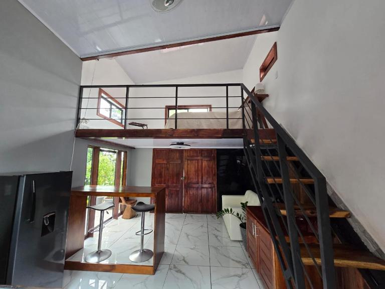 Happy Paradise Lodge - B&B Nuevo Arenal